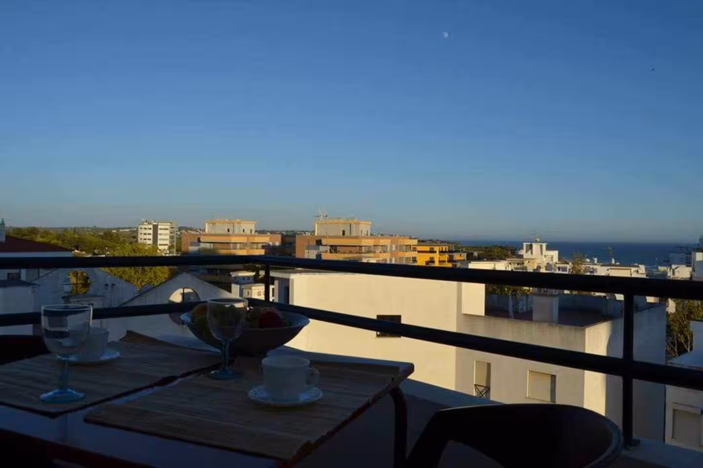 Varanda com vista mar do apartamento T1