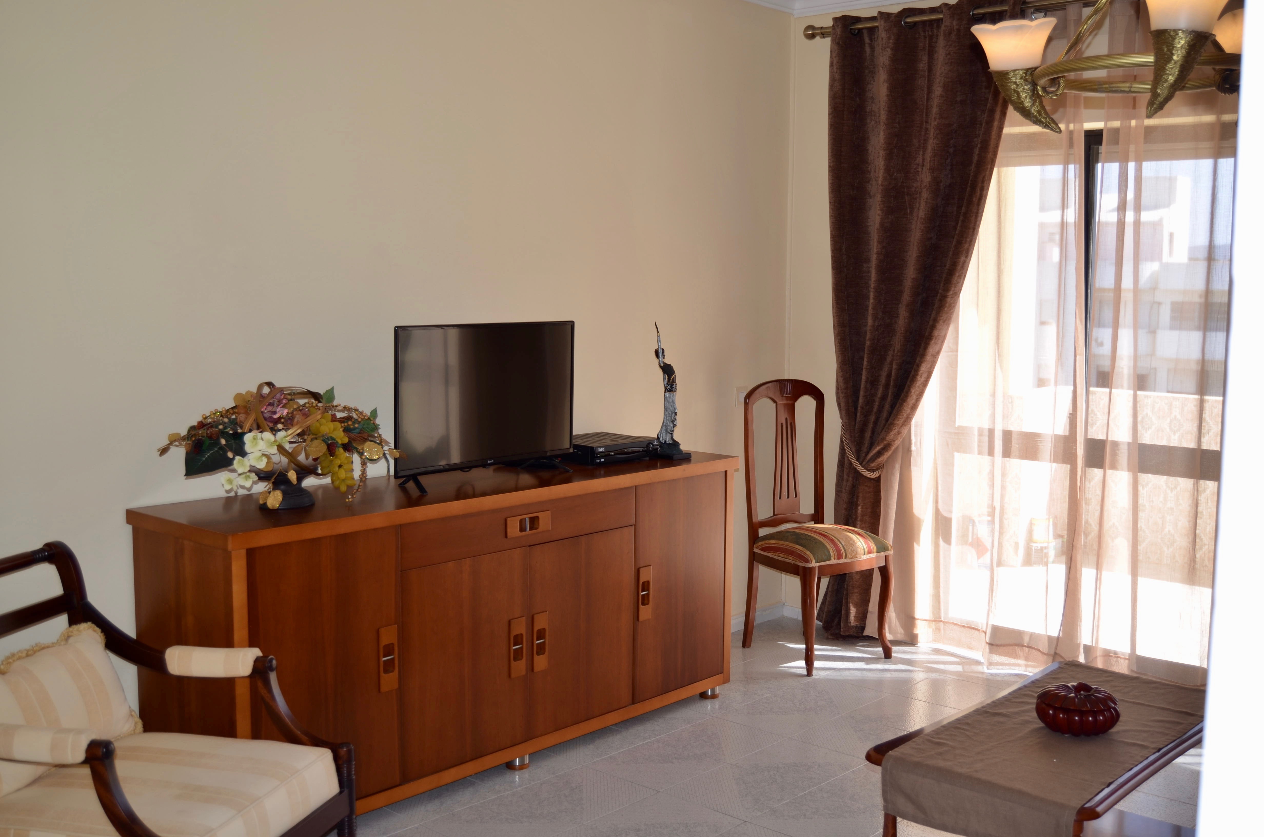 Sala de estar com espaço para relaxar