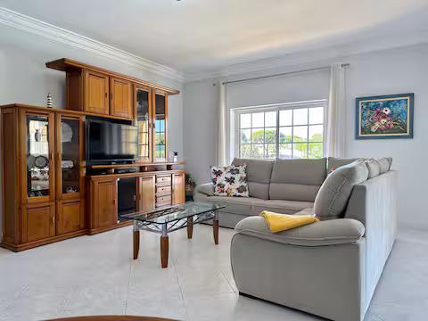 Sala de estar espaçosa